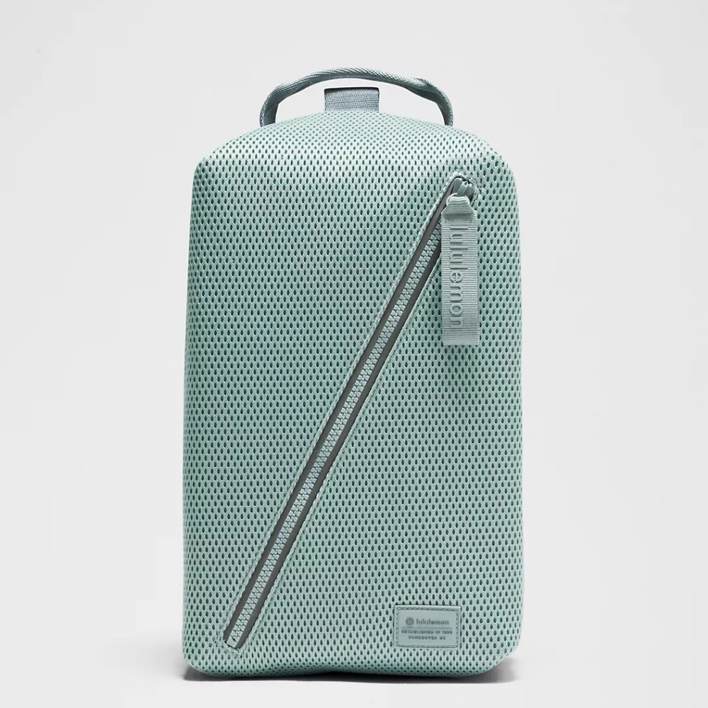 Lululemon Fast Track Bag 8LKnit Mesh Nwt